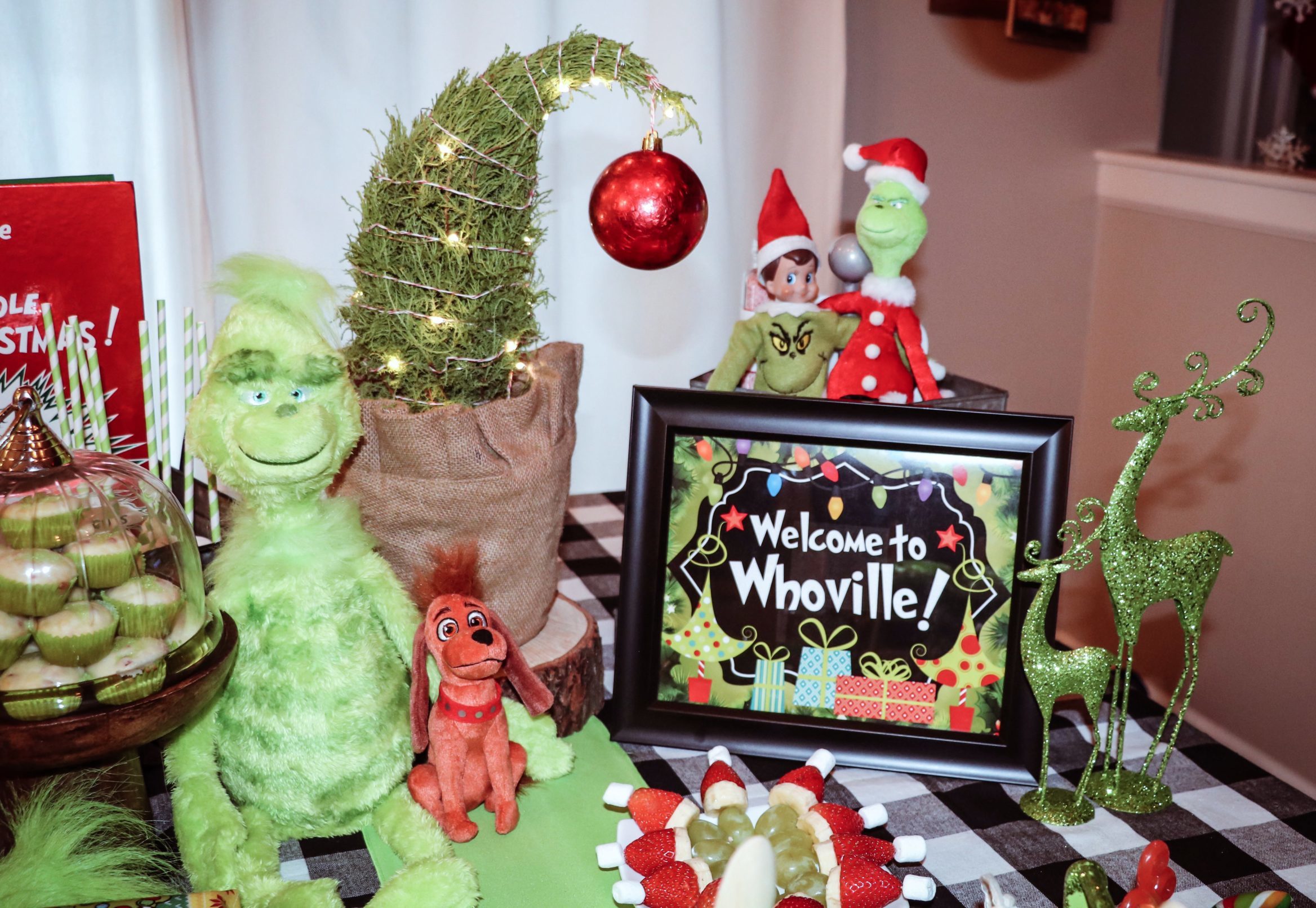 funny elf on the shelf and grinch  Elf on the shelf, Awesome elf on the  shelf ideas, Elf